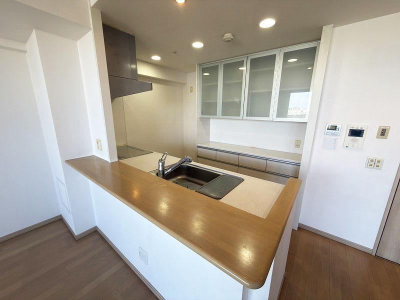 3LDK apartment in Konohana Ward, Osaka - Photo 1