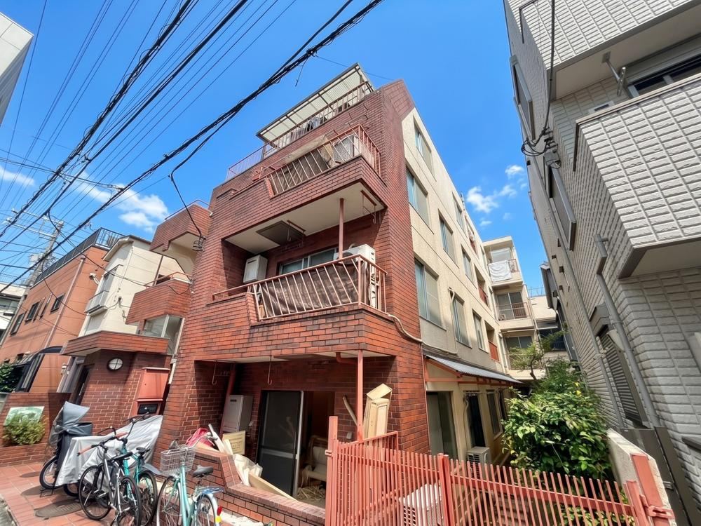 1LDK apartment in Bunkyo Ward, Tokyo - Photo 1