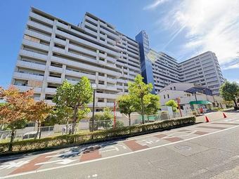 2LDK apartment in Osakasayama