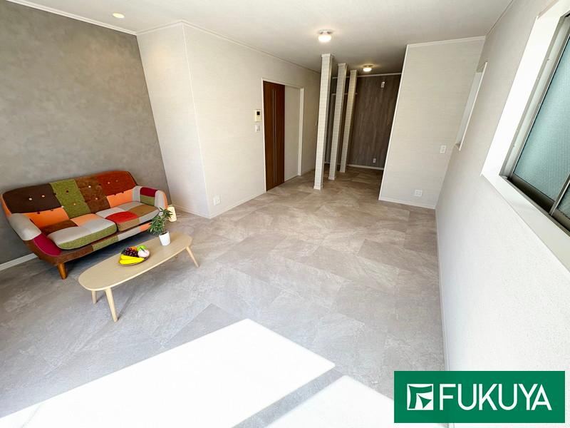 4LDK house in Minato Ward, Osaka - Photo 1