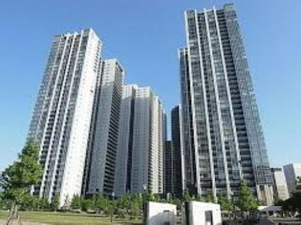 3LDK apartment in Minato Ward, Tokyo - Photo 1