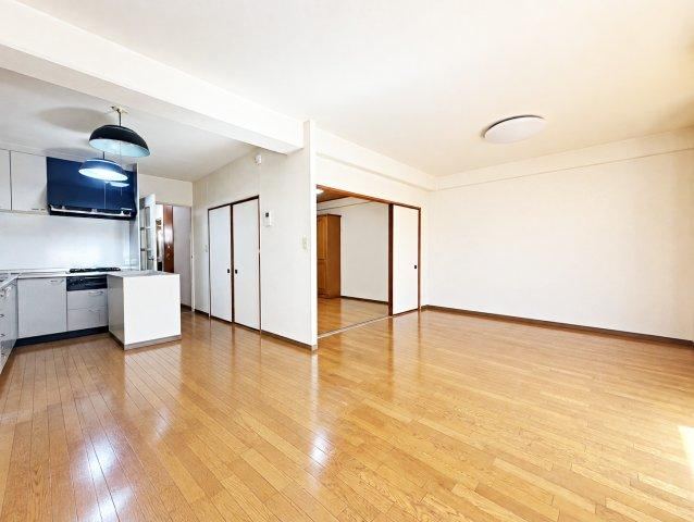 2LDK+S apartment in Suminoe Ward, Osaka - Photo 1