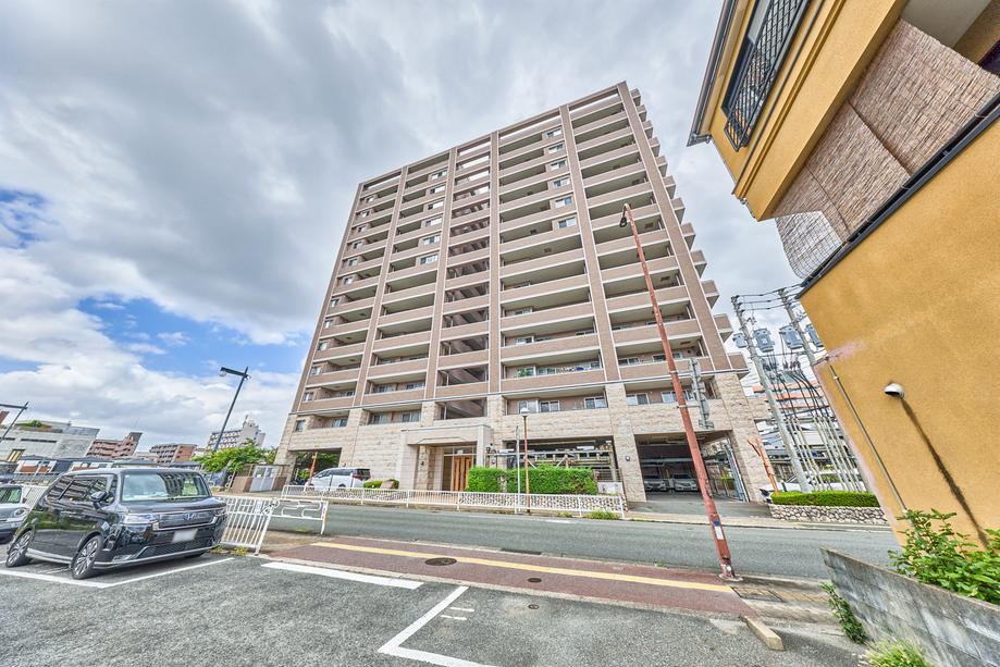 3LDK apartment in Hakata Ward, Fukuoka - Photo 1