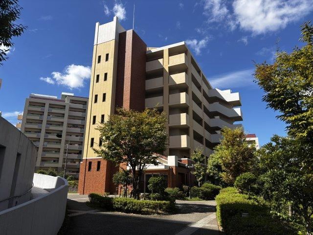 3LDK+S apartment in Nishi Ward, Kobe, Hyogo - Photo 1