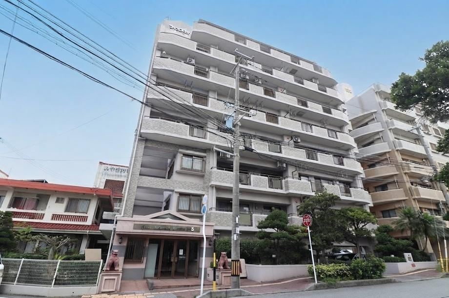3LDK apartment in Ginowan, Okinawa - Photo 1