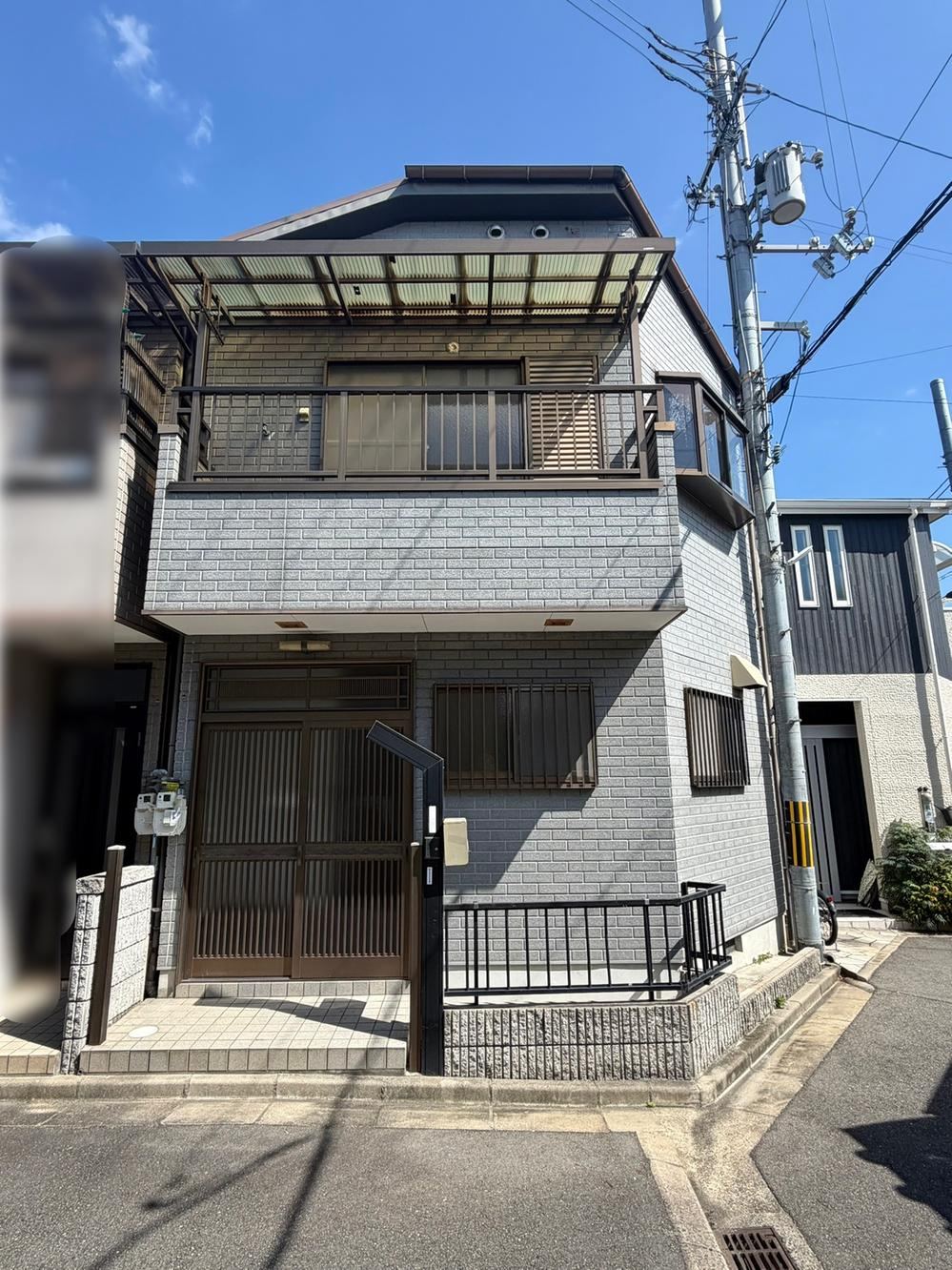 3DK house in Higashiosaka, Osaka - Photo 1