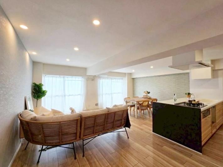 2LDK apartment in Nada Ward, Kobe, Hyogo - Photo 1