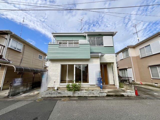 4LDK house in Kazo, Saitama - Photo 1
