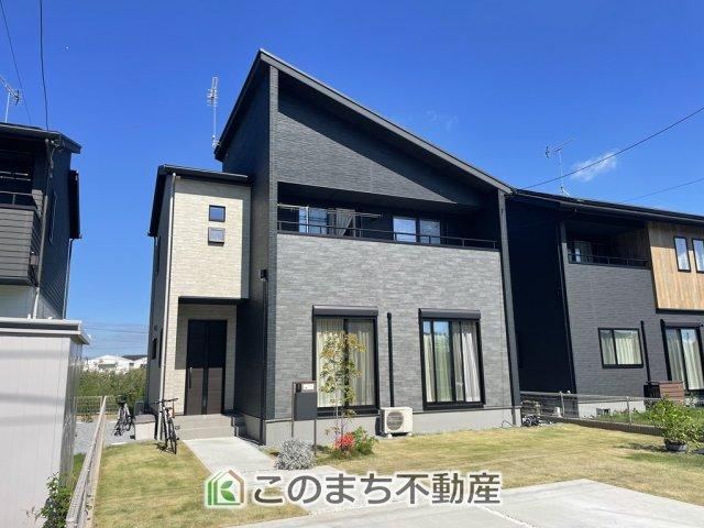 4LDK+S house in Oyama, Tochigi - Photo 1