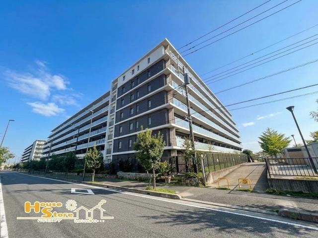 3LDK apartment in Yoshikawa, Saitama - Photo 1