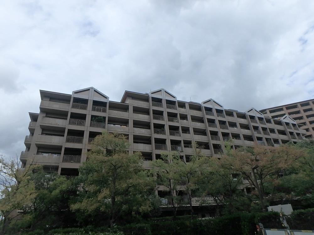 4LDK apartment in Hanamigawa Ward, Chiba - Photo 1