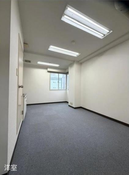 studio apartment in Chiyoda Ward, Tokyo - Photo 1