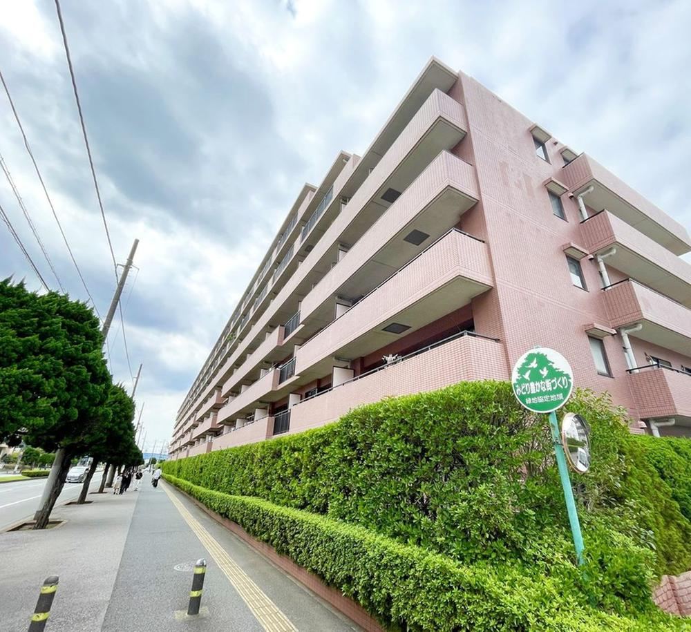 3LDK apartment in Mihama Ward, Chiba - Photo 1