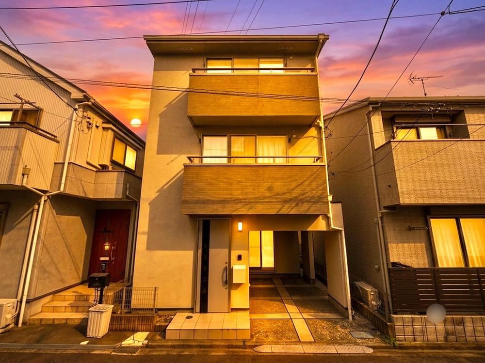 2LDK+S house in Mitaka, Tokyo - Photo 1