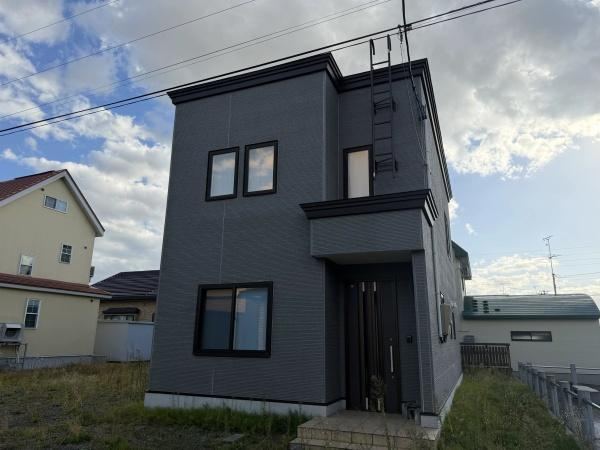 4LDK house in Fujisaki, Minamitsugaru District, Aomori - Photo 1