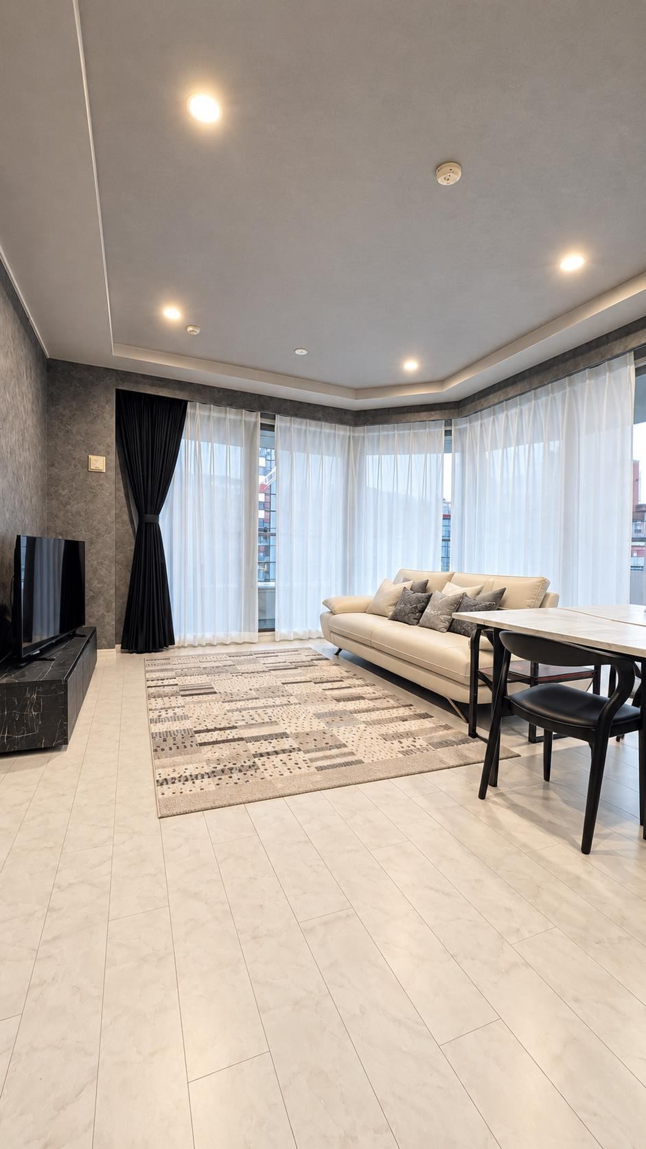 1LDK apartment in Minato Ward, Tokyo - Photo 1