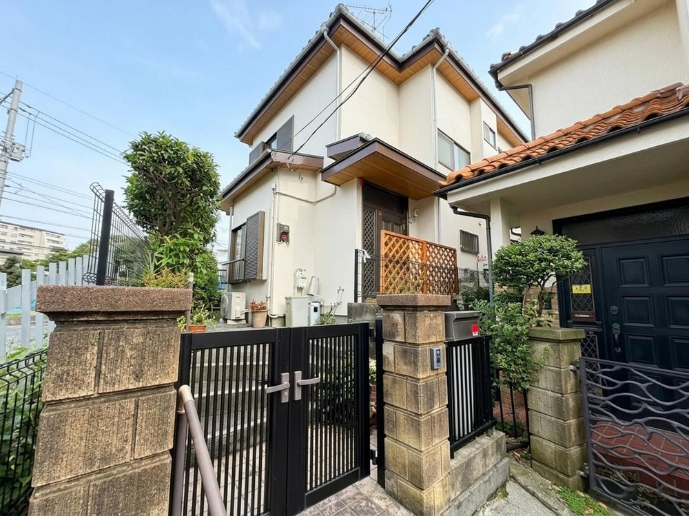 4LDK house in Kohoku Ward, Yokohama, Kanagawa - Photo 1