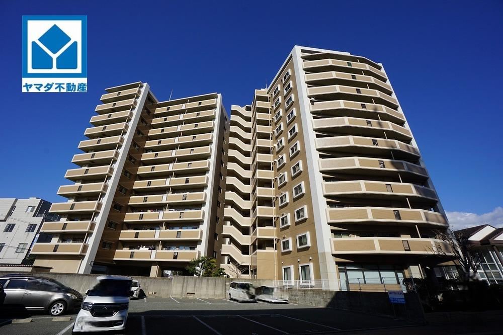 3LDK apartment in Fukutsu, Fukuoka - Photo 1