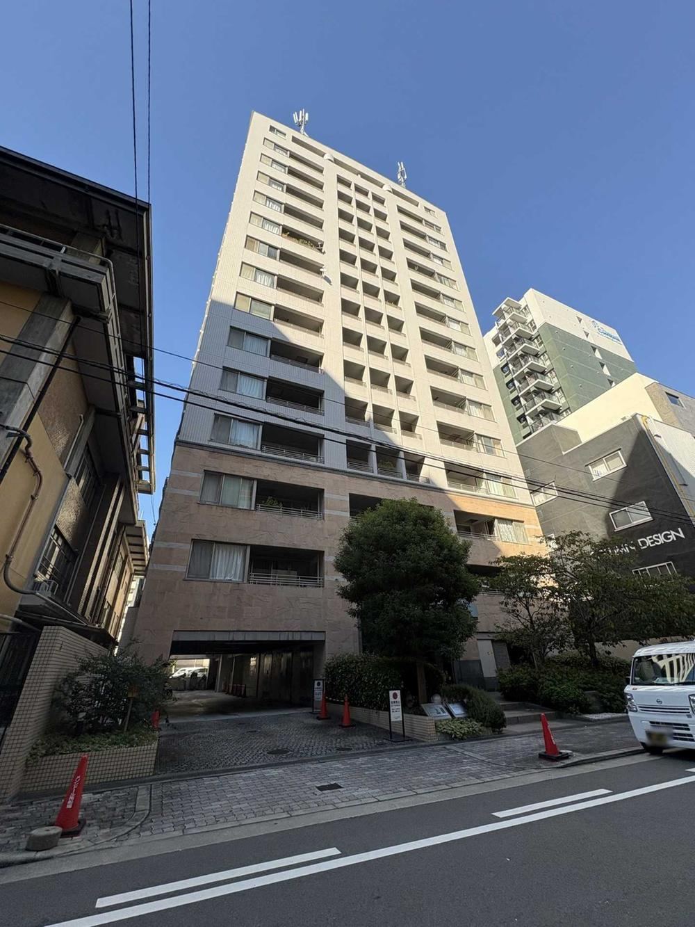 3LDK apartment in Chuo Ward, Osaka - Photo 1
