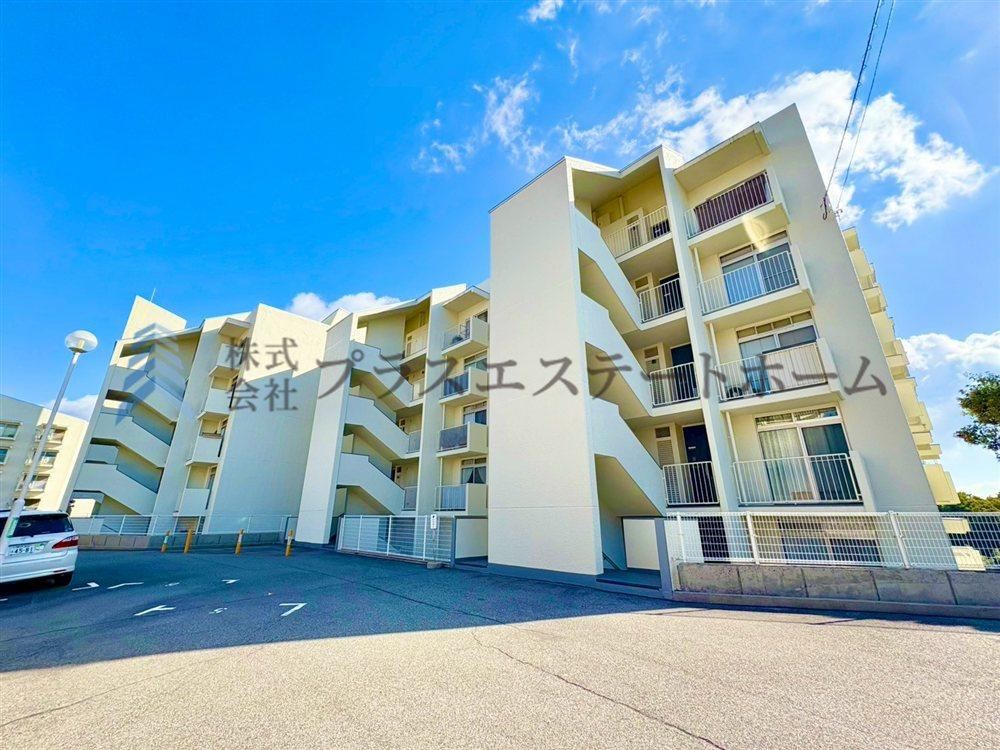 3LDK apartment in Kita Ward, Kobe, Hyogo - Photo 1