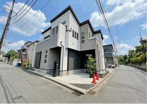 3LDK house in Shinjuku Ward, Tokyo - Photo 1