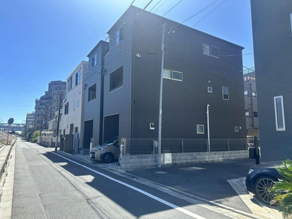 3LDK+S house in Koto Ward, Tokyo - Photo 1