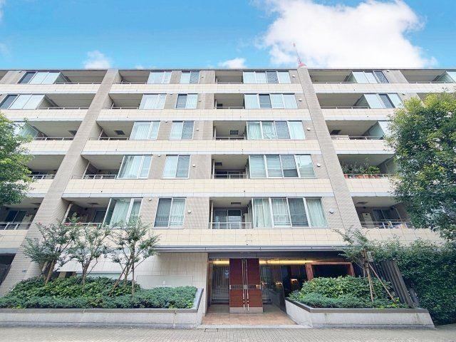 1LDK apartment in Minato Ward, Tokyo - Photo 1