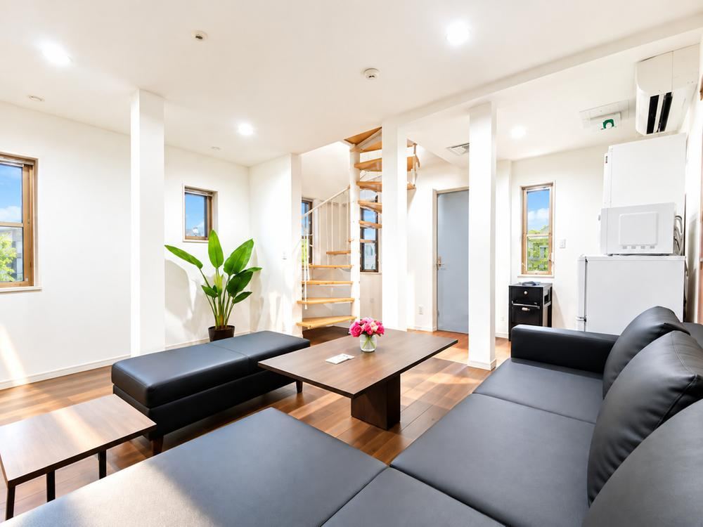 2LDK house in Shinagawa Ward, Tokyo - Photo 1