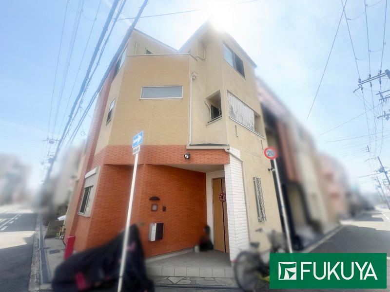 4LDK house in Joto Ward, Osaka - Photo 1