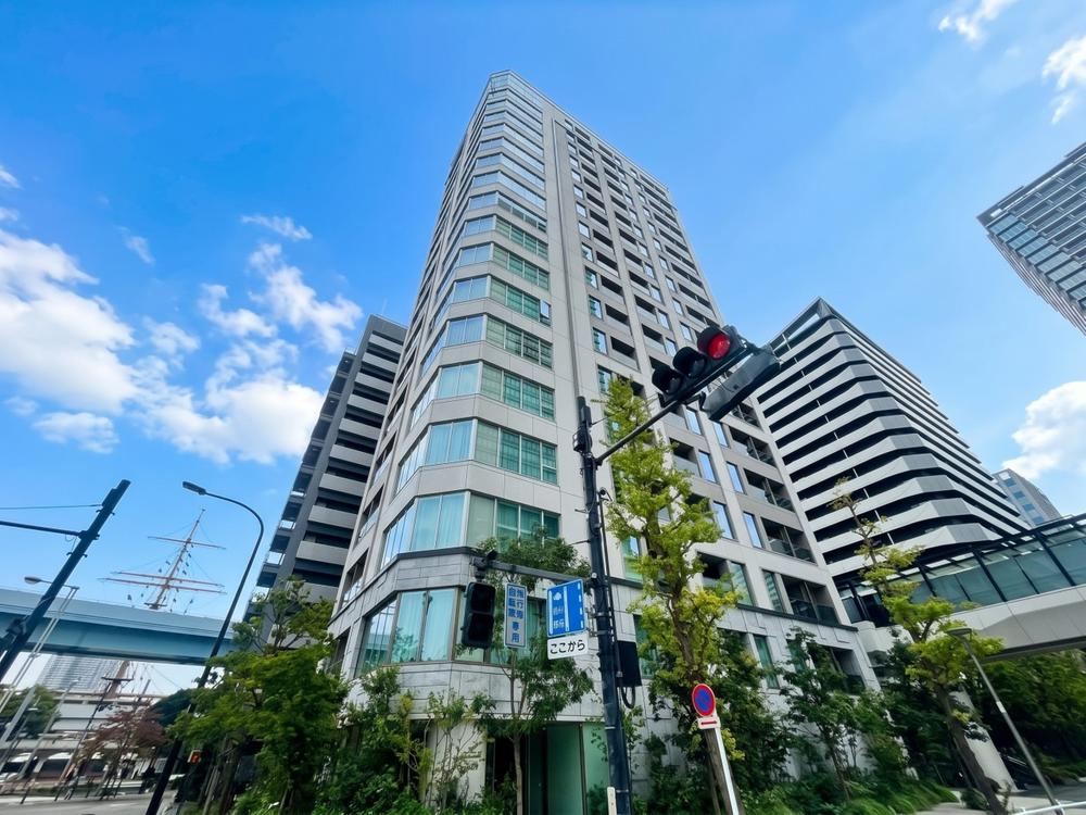 studio apartment in Minato Ward, Tokyo - Photo 1