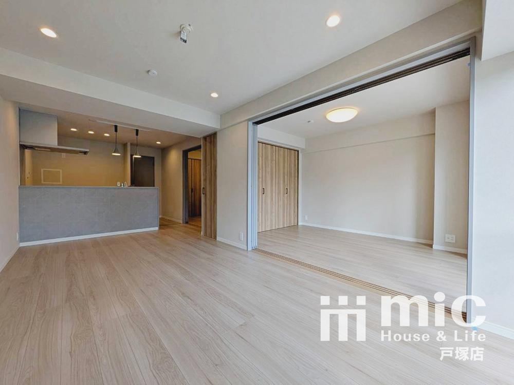 3LDK apartment in Totsuka Ward, Yokohama, Kanagawa - Photo 1