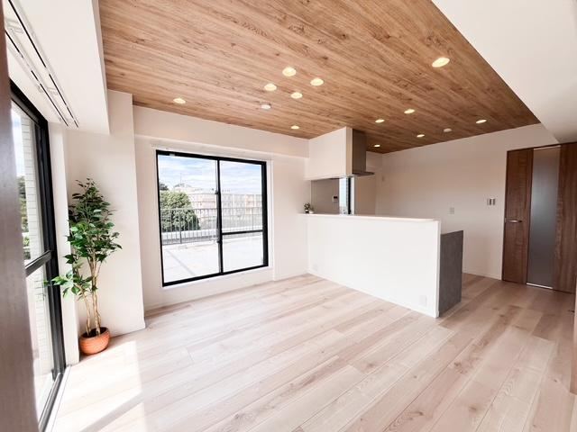 3LDK apartment in Konan Ward, Yokohama, Kanagawa - Photo 1