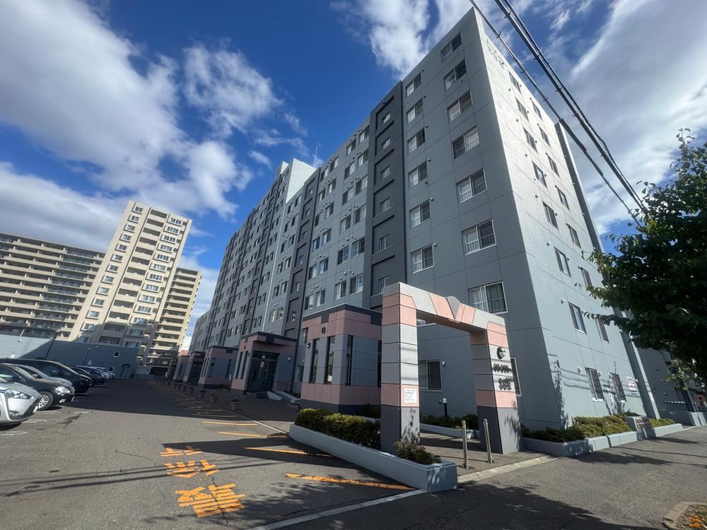3LDK apartment in Chuo Ward, Sapporo, Hokkaido - Photo 1