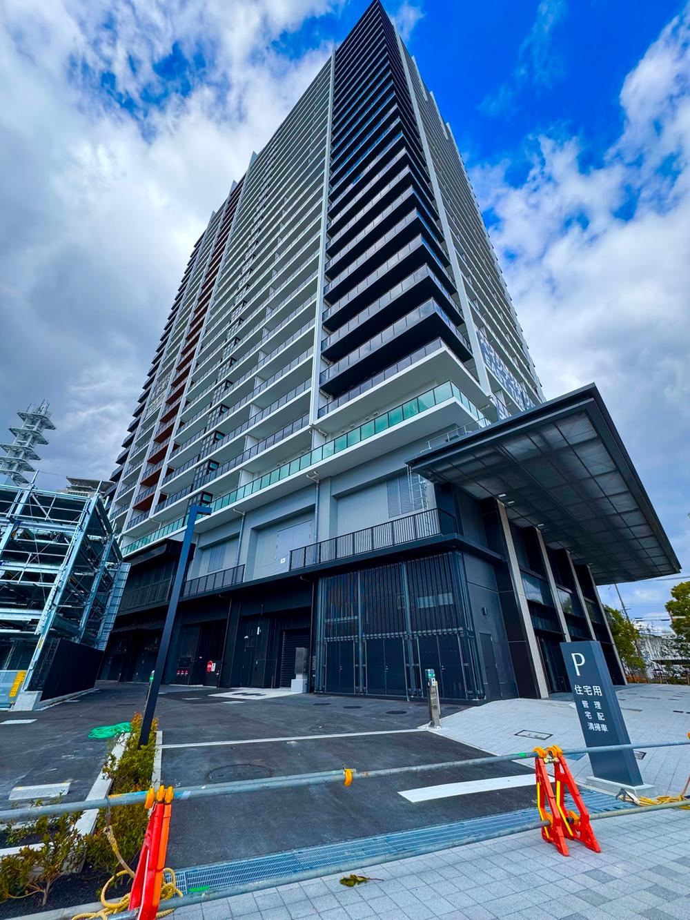 2LDK apartment in Chuo Ward, Kobe, Hyogo - Photo 1