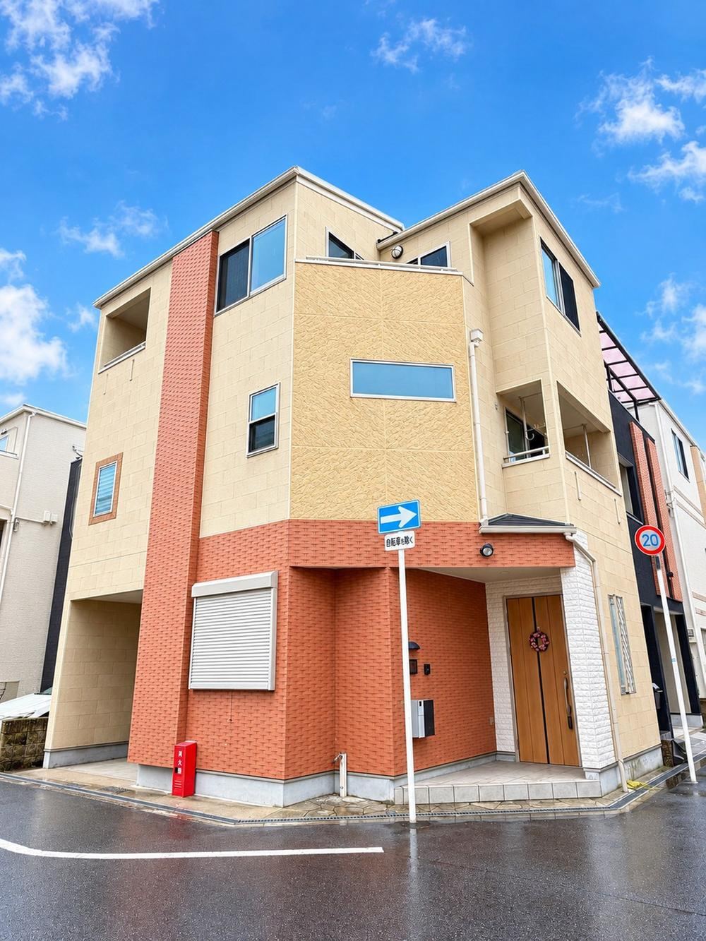 4LDK house in Joto Ward, Osaka - Photo 1