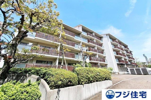 2LDK+S apartment in Tondabayashi, Osaka - Photo 1