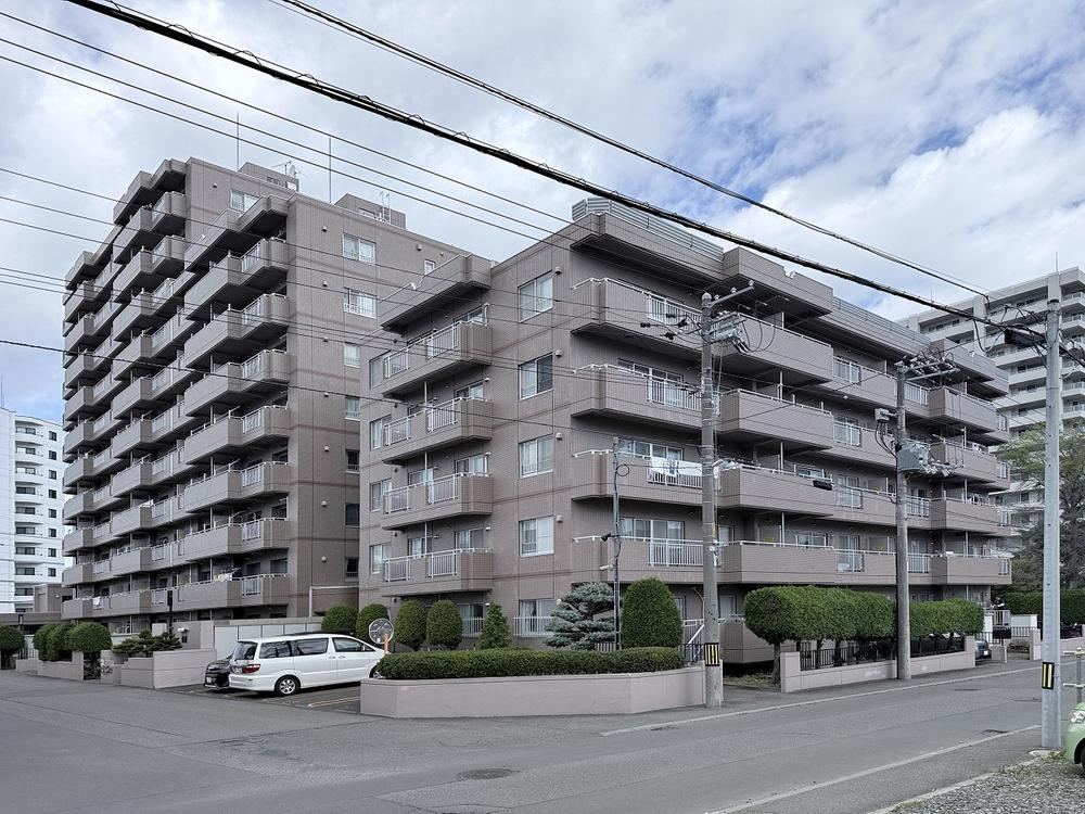 4LDK apartment in Toyohira Ward, Sapporo, Hokkaido - Photo 1
