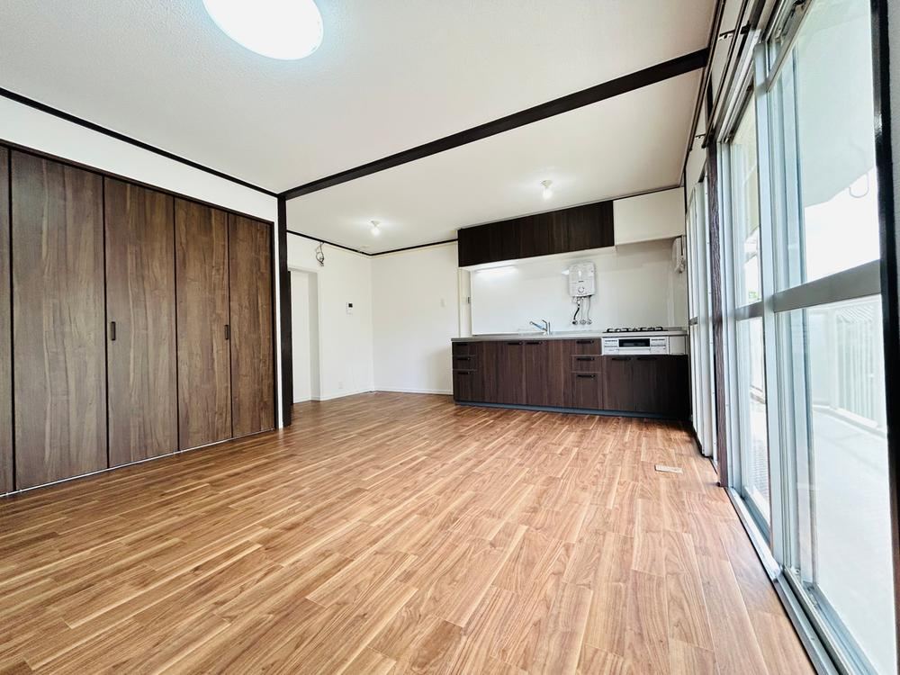 2LDK apartment in Suita, Osaka - Photo 1