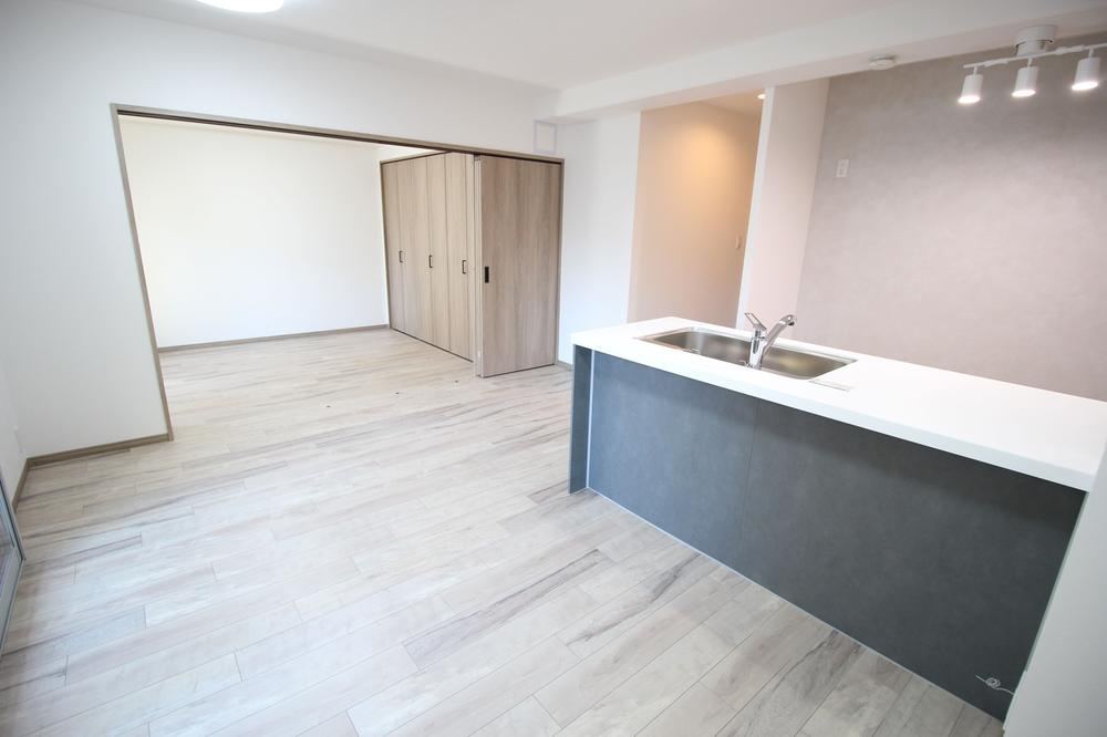 4LDK apartment in Nishi Ward, Osaka - Photo 1