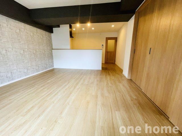 2LDK apartment in Yodogawa Ward, Osaka - Photo 1