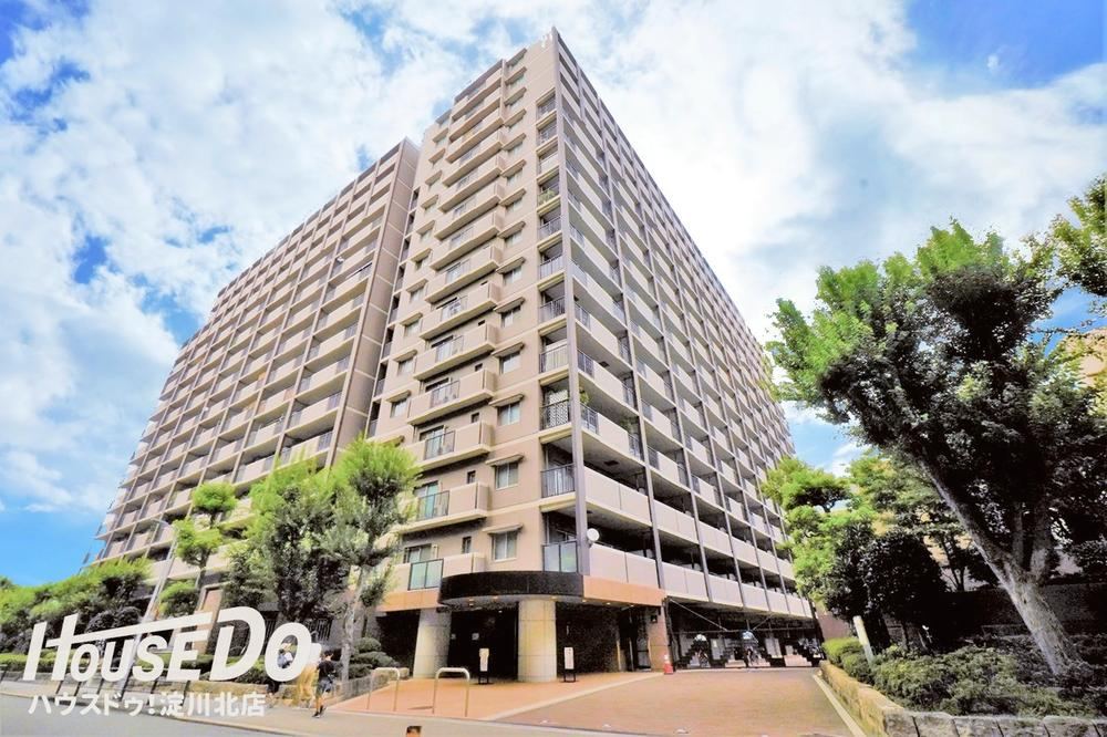 3LDK apartment in Yodogawa Ward, Osaka - Photo 1