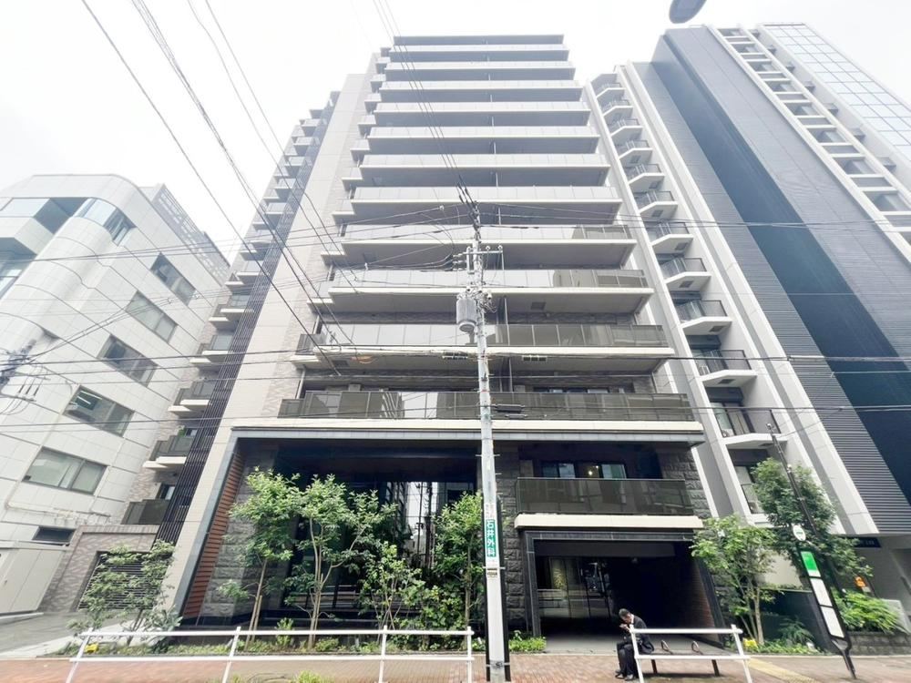 3LDK apartment in Shinjuku Ward, Tokyo - Photo 1