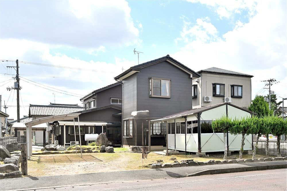 8LDK house in Agano, Niigata - Photo 1