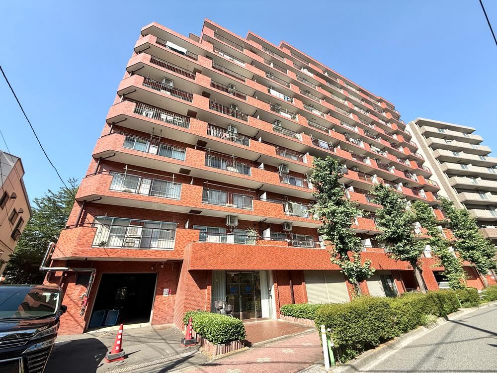 2LDK apartment in Itabashi Ward, Tokyo - Photo 1