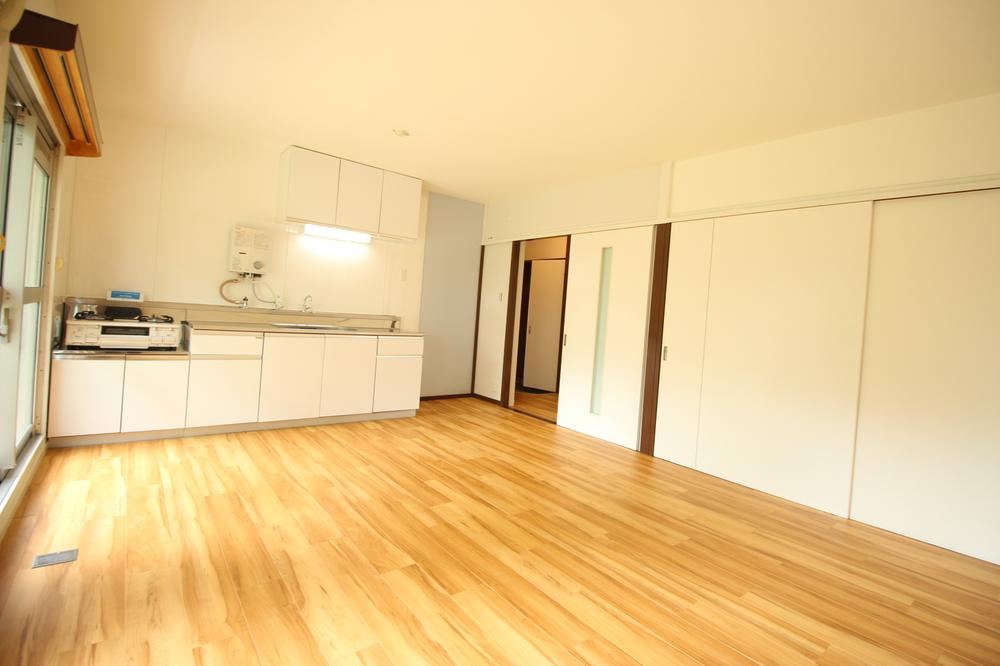 2LDK apartment in Tama, Tokyo - Photo 1