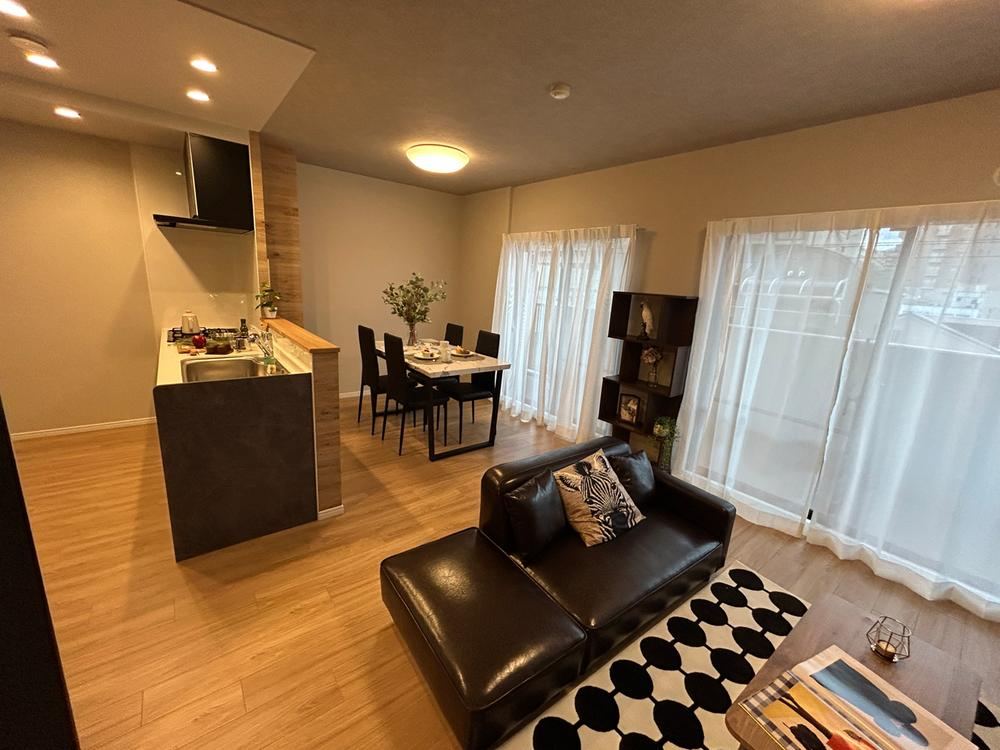 3LDK apartment in Joto Ward, Osaka - Photo 1