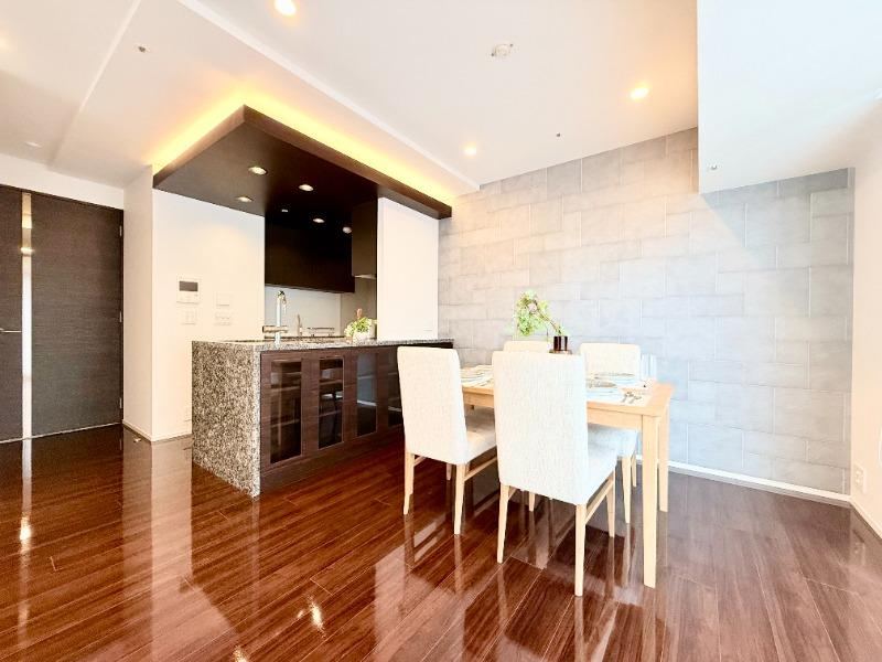 2LDK apartment in Nishi Ward, Yokohama, Kanagawa - Photo 1
