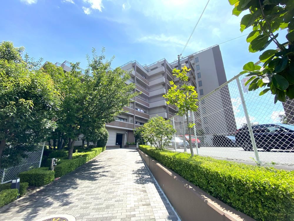 3LDK apartment in Suita, Osaka - Photo 1