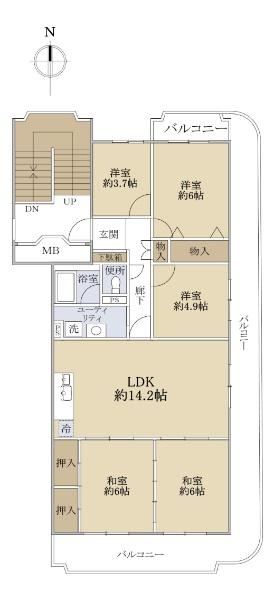 5LDK apartment in Takatsuki, Osaka - Photo 1