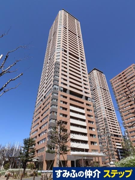 2LDK apartment in Moriguchi, Osaka - Photo 1